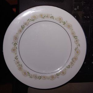 Noritake small plate.  "Trilby" Daisey Pattern.